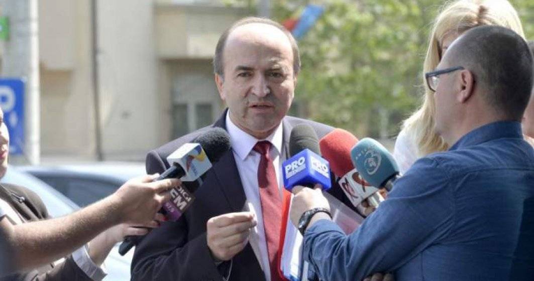 Imagine pentru articolul: Replica lui Toader, dupa anuntul presedintelui pe Legile Justitiei: Ca Basescu, da indicatii judecatorilor CCR!