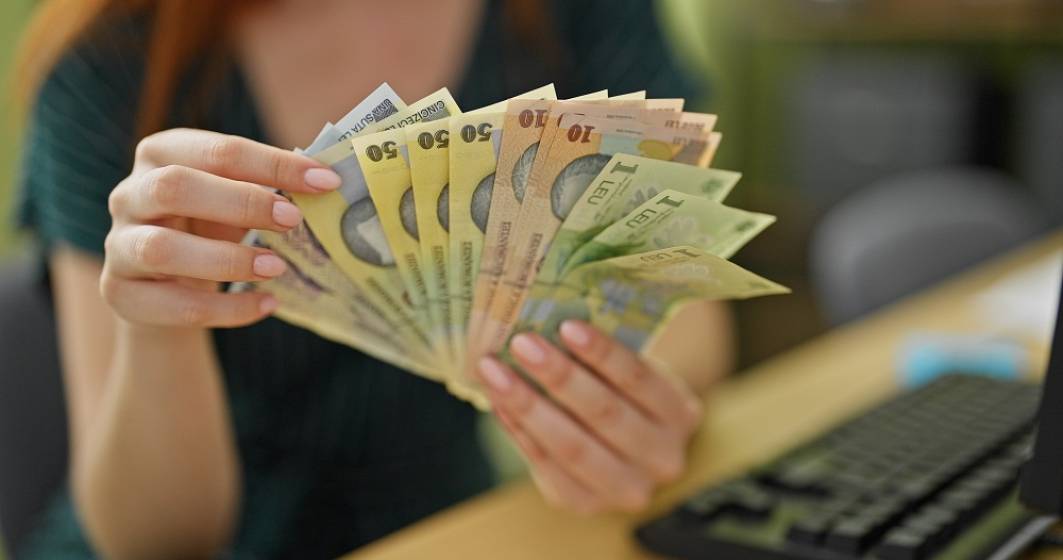 Imagine pentru articolul: România trece oficial la salariul minim european. Cum se calculează acesta și cât vor câștiga angajații