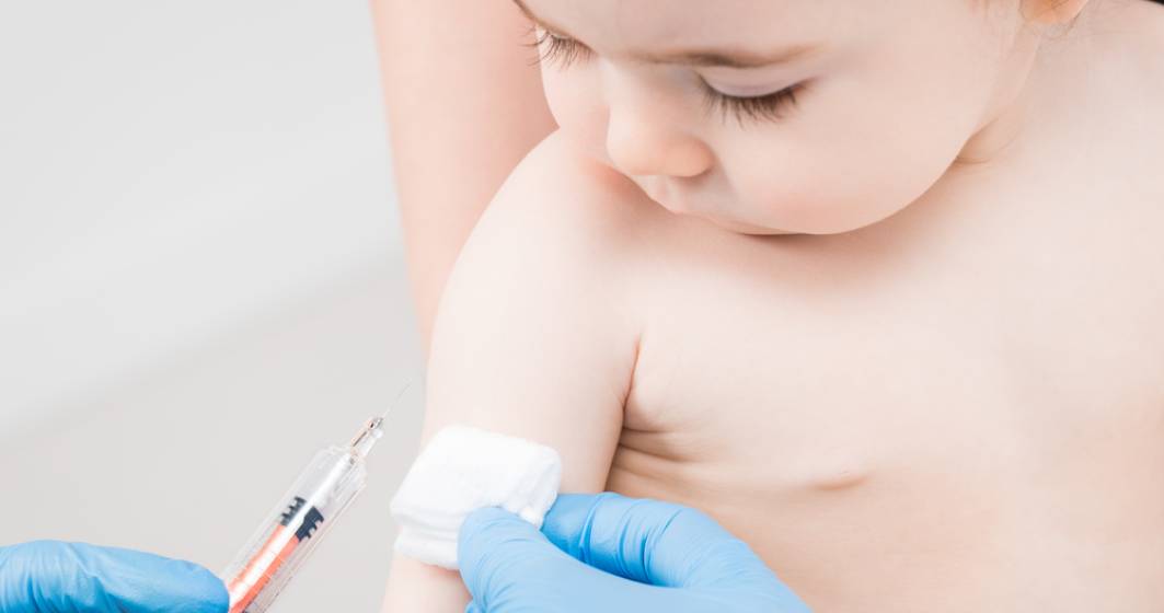 Imagine pentru articolul: Organizatia Mondiala a Sanatatii recomanda o acoperire vaccinala de 95%, dar cat inregistreaza Romania?