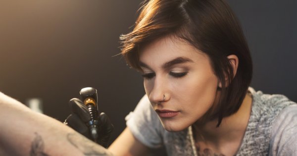 Imagine pentru articolul: Minorii nu vor mai avea voie să își facă tatuaje