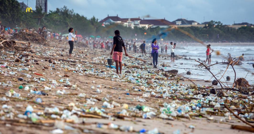 Imagine pentru articolul: Mai multe bănci europene bagă patru miliarde de euro în oprirea poluării cu plastic a oceanelor