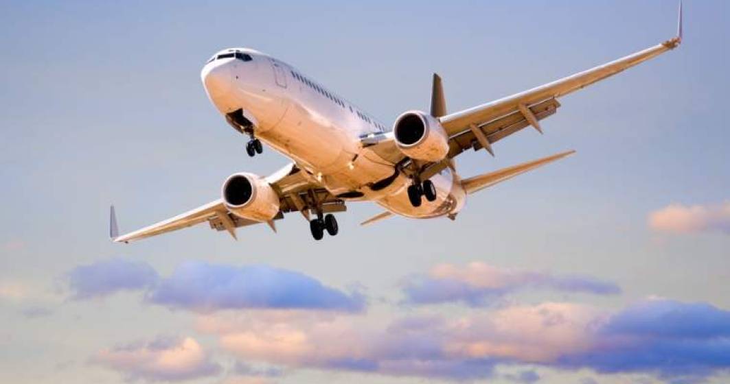 Imagine pentru articolul: Un avion Blue Air, cu 135 de pasageri la bord, a aterizat de urgenta pe Aeroportul Henri Coanda