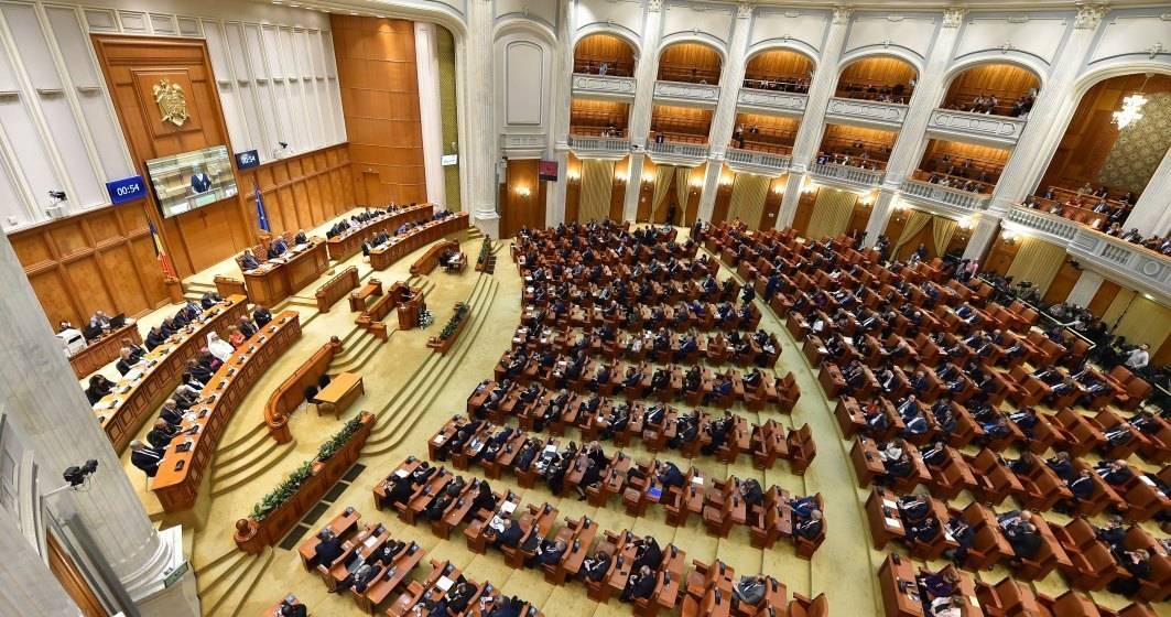 Imagine pentru articolul: ”Smecheria” care le aduce unor parlamentari 1.000 de euro în plus din banii contribuabililor