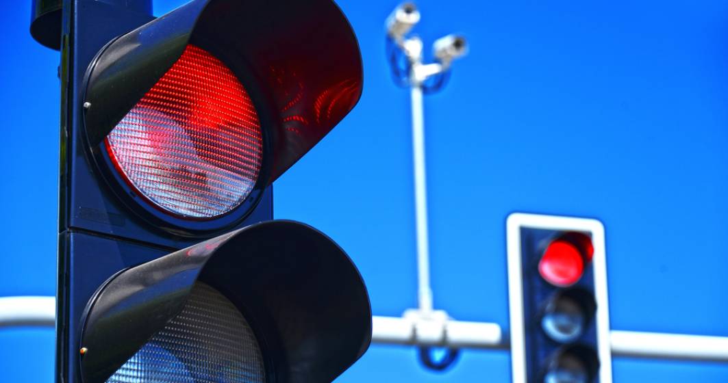 Imagine pentru articolul: Cluj-Napoca va avea semafoare care dau amenzi daca treci pe rosu