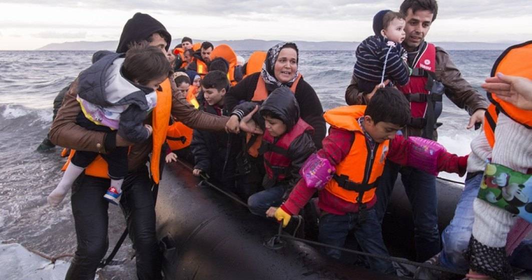 Imagine pentru articolul: Cei 274 de migranți salvați de nava Ocean Viking vor fi debarcați în Sicilia și plasați în carantină