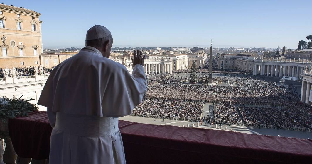 Imagine pentru articolul: Papa Francisc a apărut pentru prima oară în public, după spculaţiile legate de îmbolnăvirea sa cu coronavirus