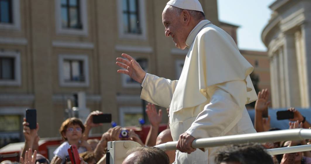 Imagine pentru articolul: Papa Francisc l-a implorat pe Vladimir Putin să pună capăt "spiralei de violenţă" în Ucraina