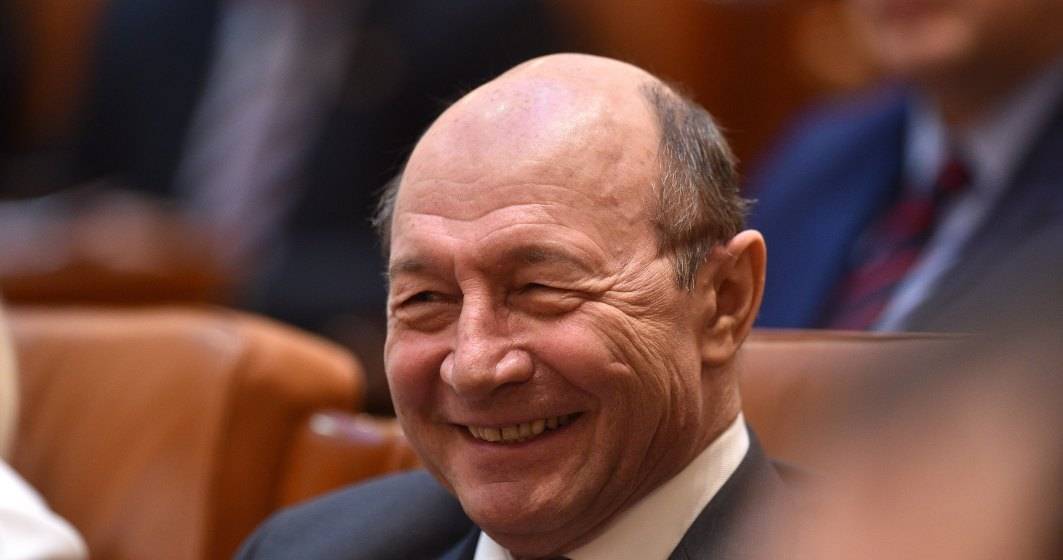 Imagine pentru articolul: Sondaj București: Traian Băsescu rupe procente importante din voturile dreptei. Care sunt scorurile celor trei candidați