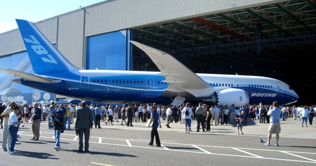 Imagine pentru articolul: Doi oficiali TAROM au fost in SUA sa vada doua aeronave Boeing 787 Dreamliner