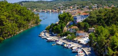 GALERIE FOTO: Ce poți vizita în Insula Paxos din Grecia, locul în care s-a...