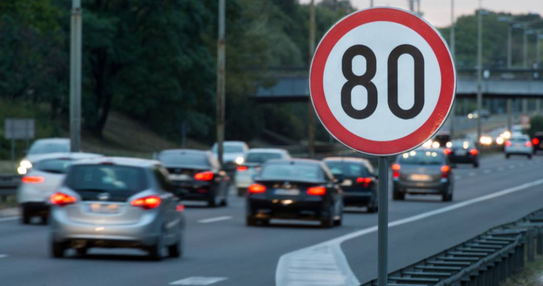 Imagine pentru articolul: Soluție la criza de petrol și energie: Scăderea vitezei maxime pe autostradă și munca de acasă trei zile săptămânal