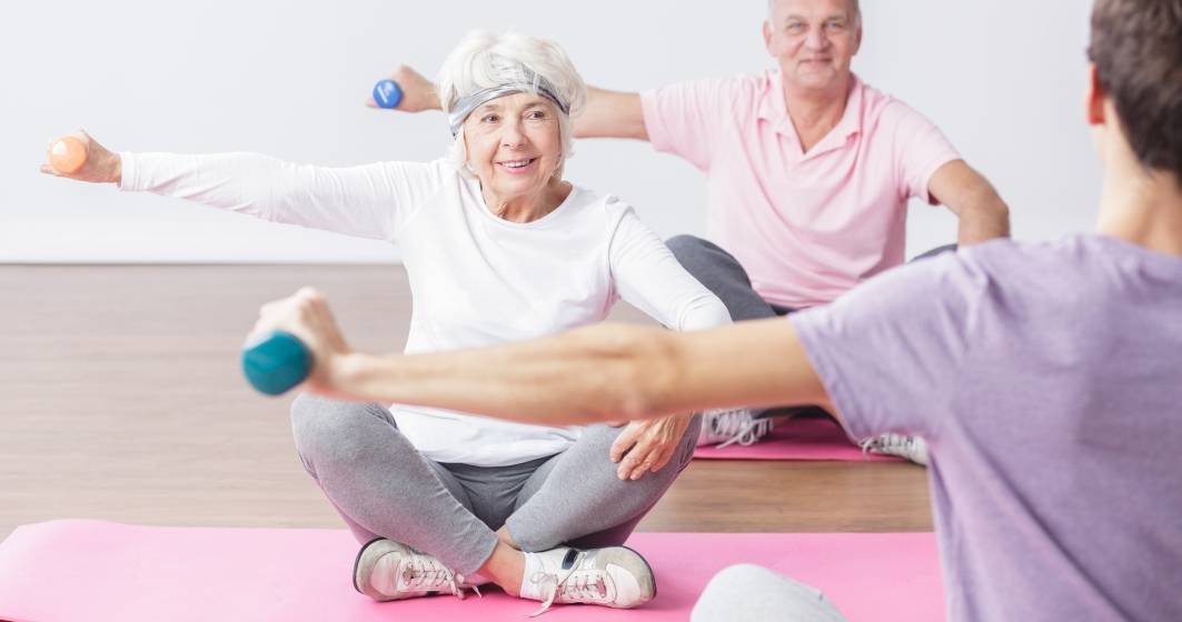 Imagine pentru articolul: Grabriela Firea le oferă pensionarilor gantere și un voucher pentru sala de fitness