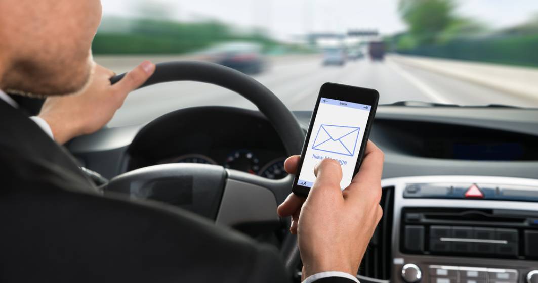 Imagine pentru articolul: Telefoanele iPhone vor bloca mesajele text in timp ce conduceti