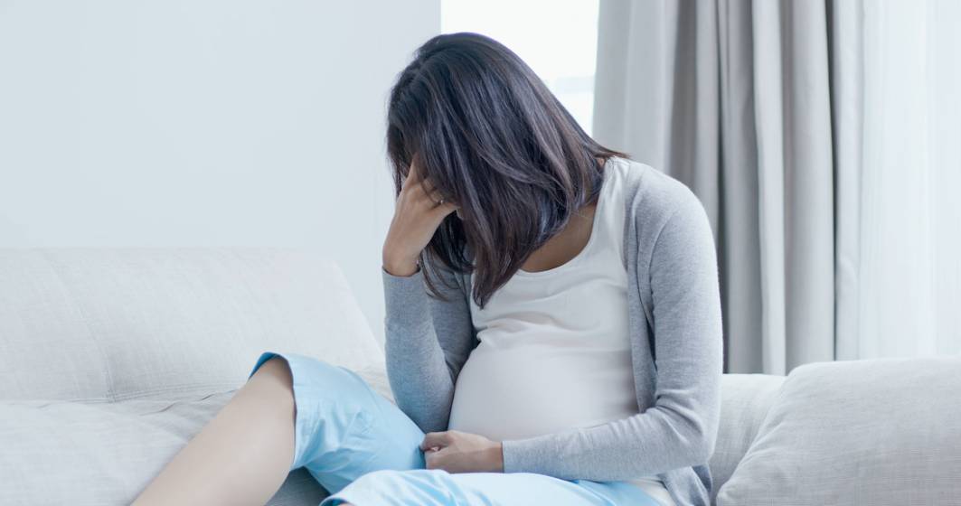 Imagine pentru articolul: Cazul femeia însărcinate care nu a fost tratată fiindcă „îi expirase testul COVID-19” a stârnit indignare