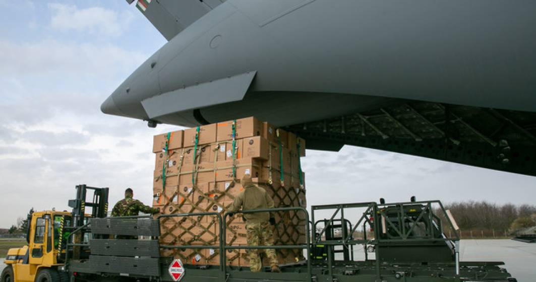 Imagine pentru articolul: Ministerului Apărării Naţionale: Al doilea transport cu 45 de tone de echipament medical din Coreea de Sud a ajuns pe aeroportul Otopeni