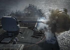Imagine: Navă americană atacată cu drone de rebelii houthi, aliați cu Hamas și...
