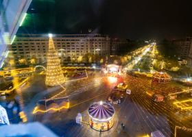 Imagine: VIDEO | Au fost aprinse luminile de sărbători în București. Primăria a...