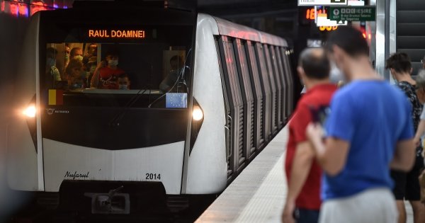 Imagine pentru articolul: Incident grav la metrou. Un călător a căzut în calea de rulare