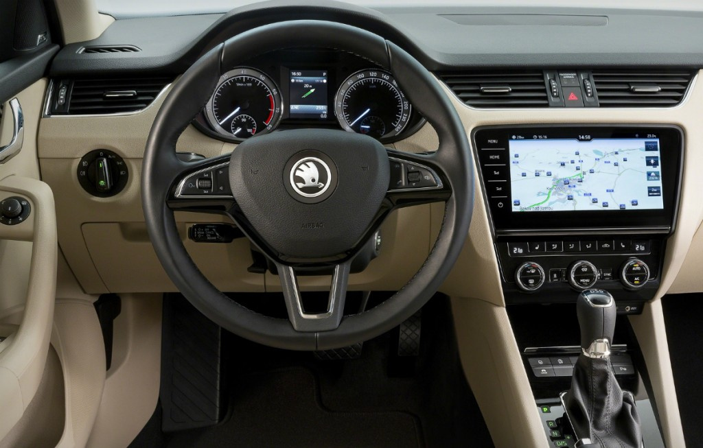 Skoda a prezentat primele imagini cu Octavia facelift sedan si estate