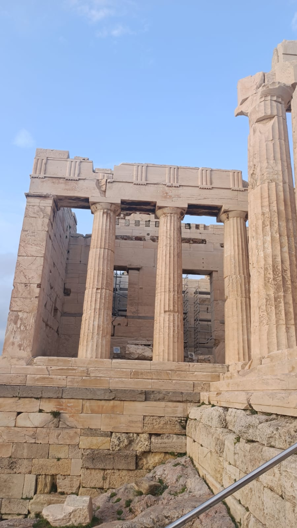 Turiștii din întreaga lume au luat cu asalt Acropole. Autoritățile din Grecia au luat noi măsuri pentru evita supraaglomerarea