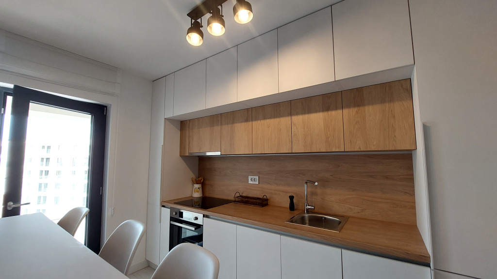 GALERIE FOTO | Ce primești într-un apartament duplex de 238.000 de euro din nordul Capitalei