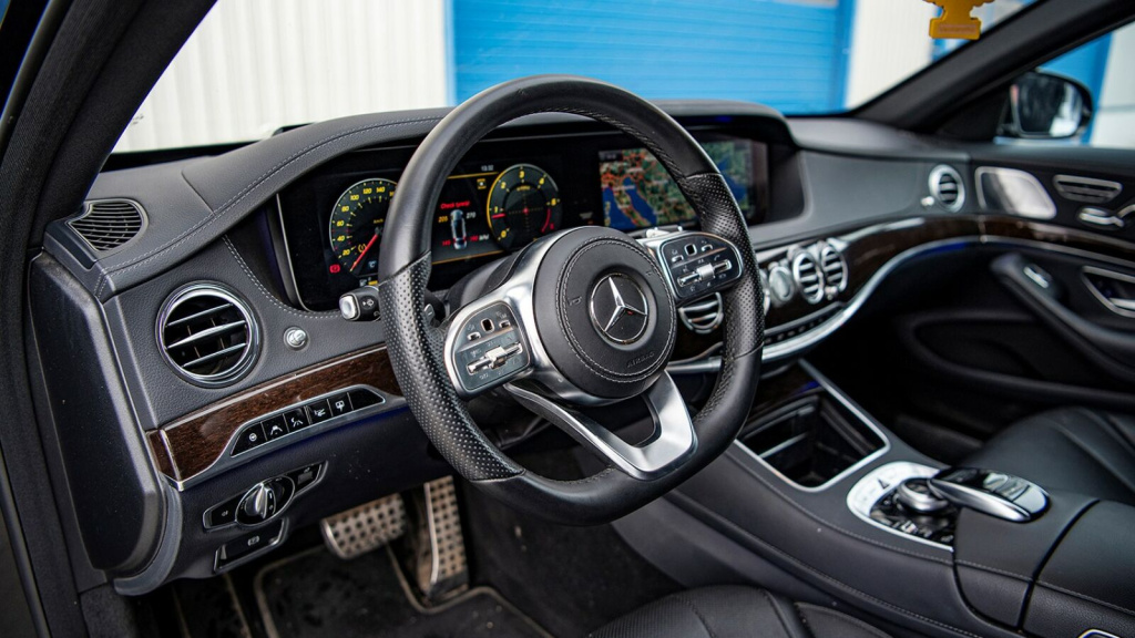 GALERIE FOTO | ANABI vinde la licitație mașini de lux Mercedes-Benz și BMW cu prețuri de sub 9.000 de euro