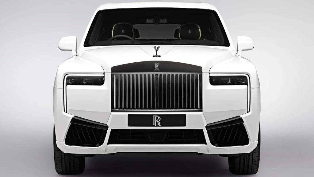 GALERIE FOTO | Rolls-Royce prezintă noul Cullinan, disponibil cu până la 600 de cai putere în versiunea Black Badge