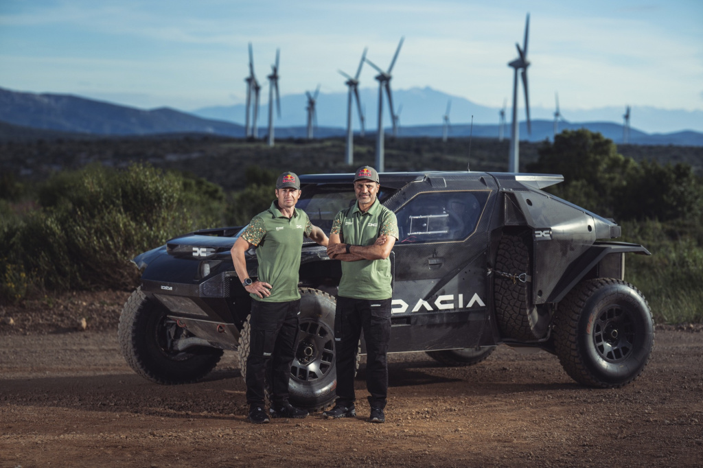 GALERIE FOTO | Dacia trece cu succes de primele teste cu prototipul Sandrider de Dakar