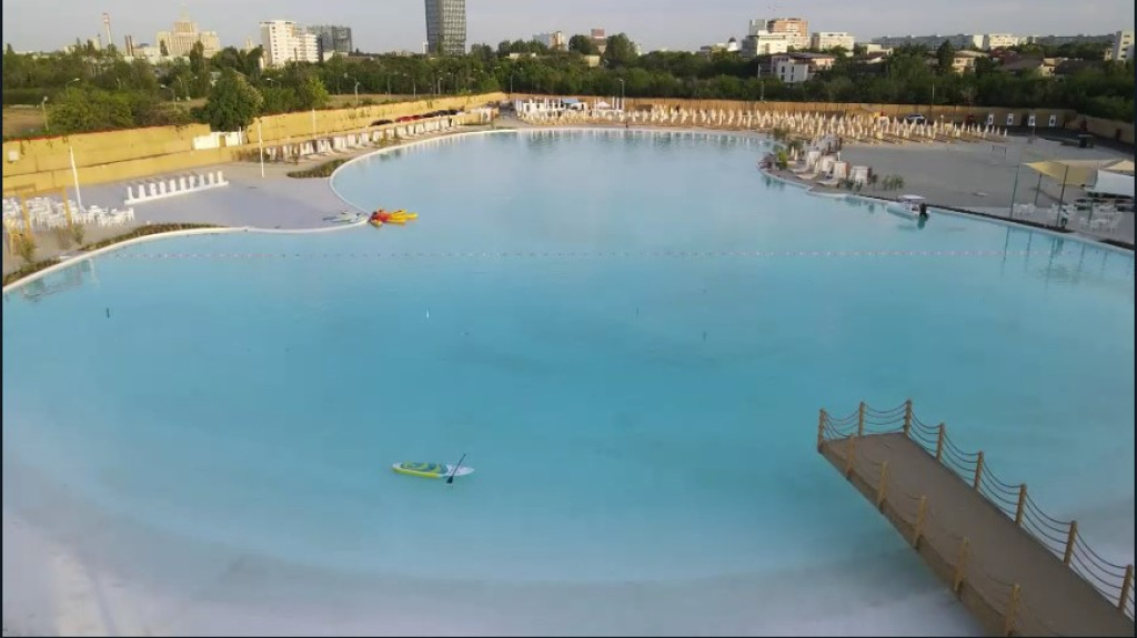 FOTO | Lagoon Park București: Cum arată și cât costă să petreci o zi pe nisipul celei mai noi plaje urbane din Capitală
