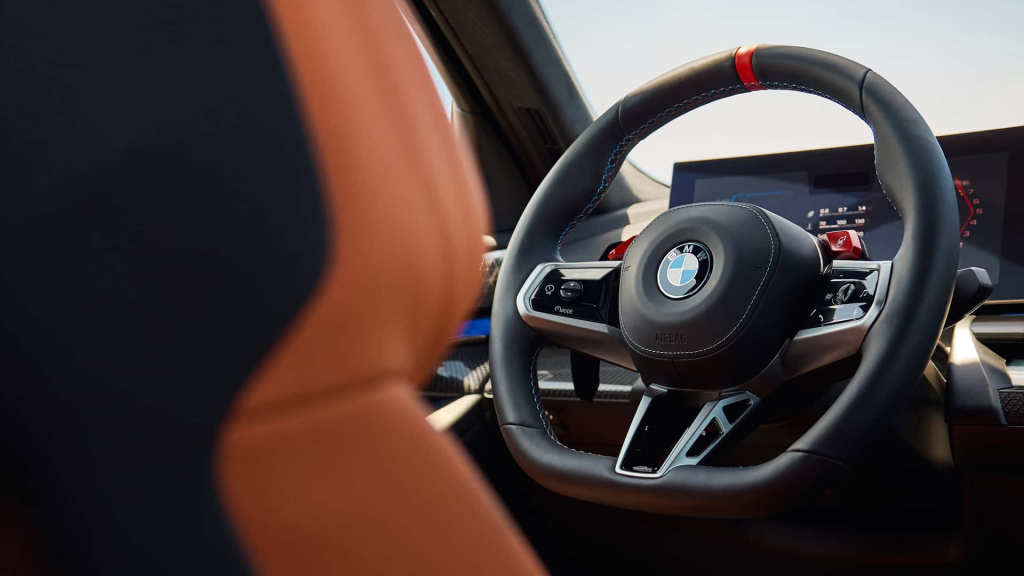 GALERIE FOTO | Noul BMW M5 are 717 cai putere și cântărește mai mult decât două Dacia Sandero
