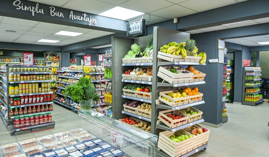 Auchan lansează un nou format de magazine de proximitate, în franciză. Cum îți poți deschide magazin Simply